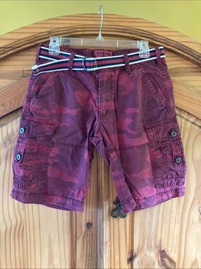 Men’s Express red camouflage camo flat front long cargo shorts size 28